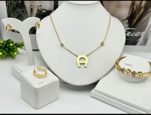 Horseshoe Design Jewelry Set